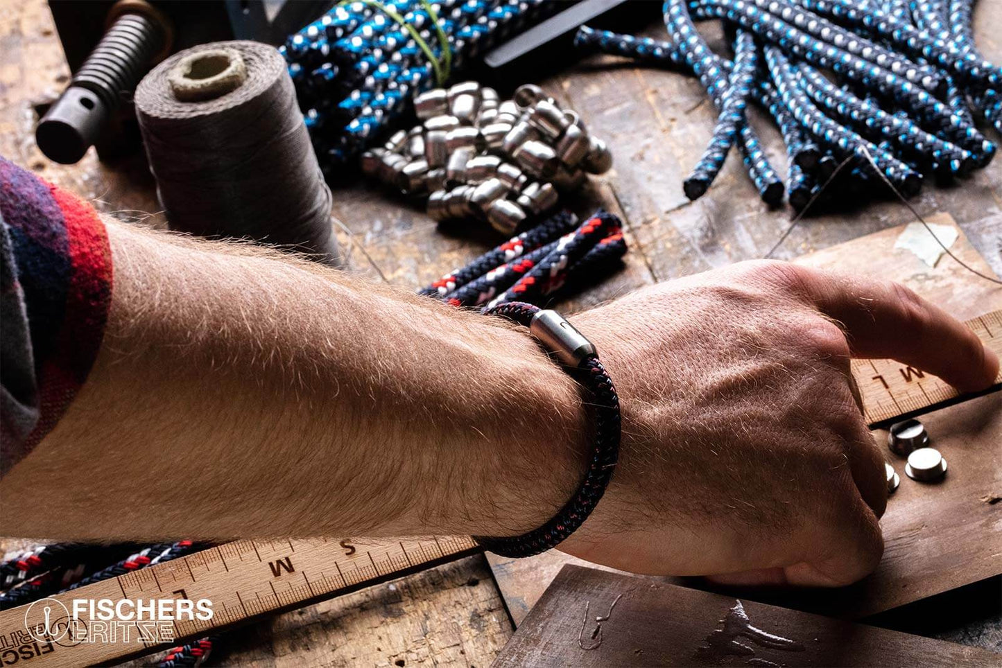 Crab Brunhilde - Navy Blue Dark Red