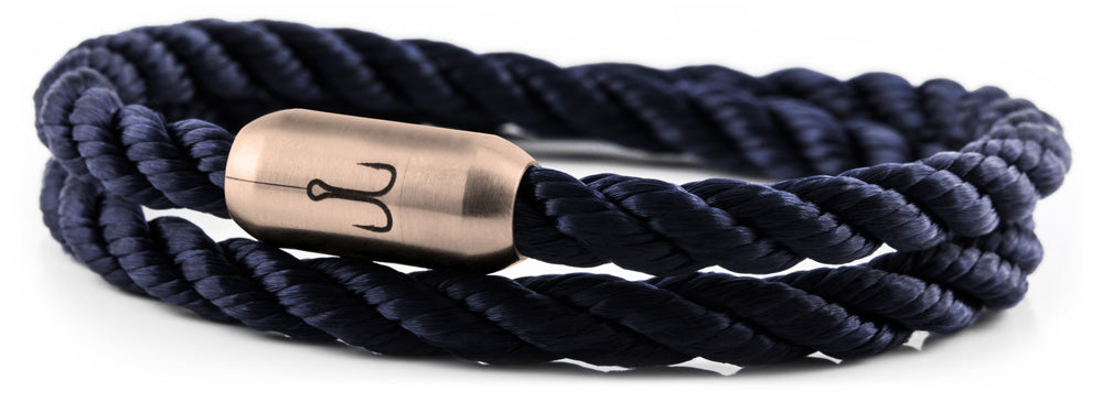 Geschlossenes Armband, Garnele marineblau gedreht, Magnetverschluss rosegold von Fischers Fritze