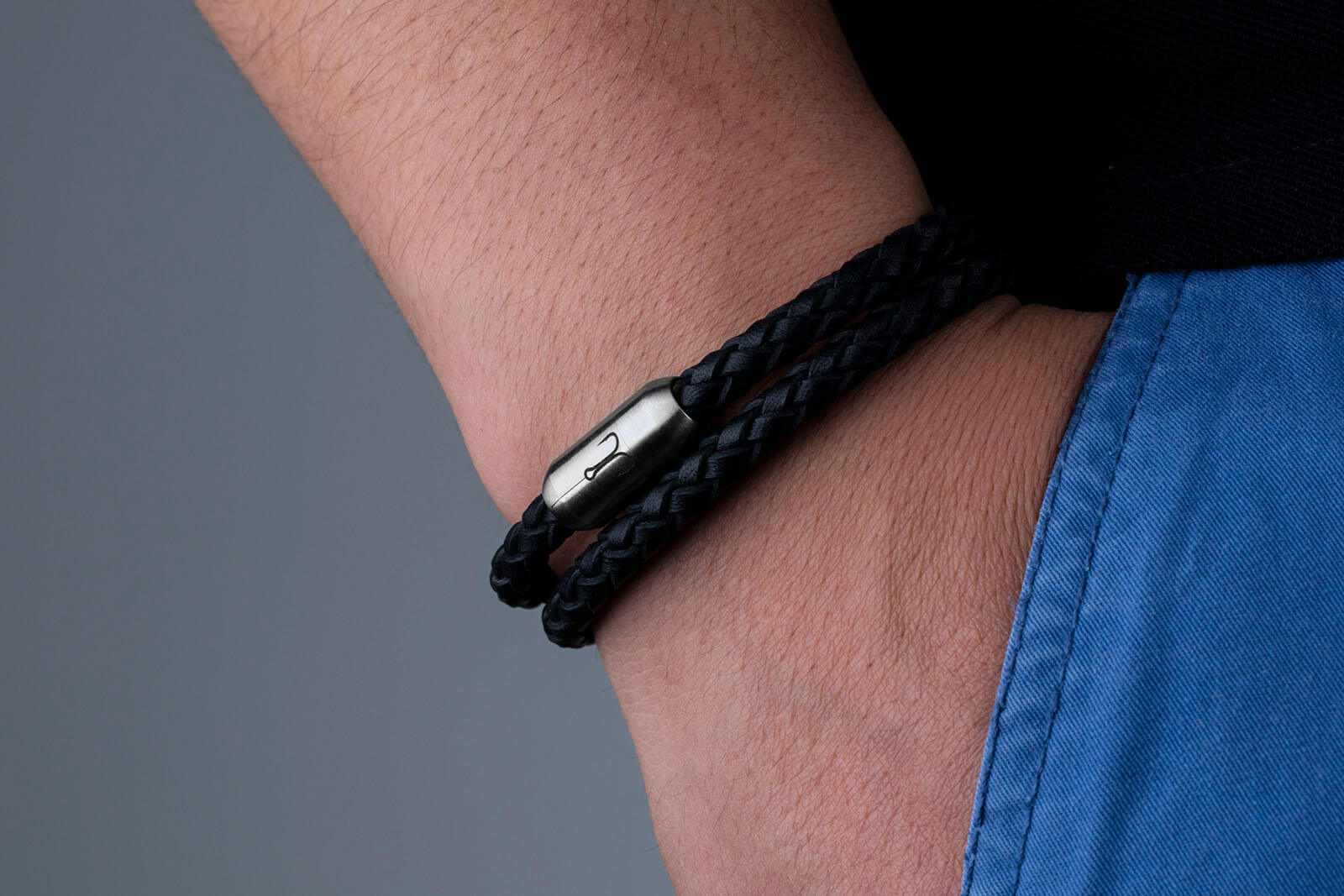 Armband Fischers Fritze Garnele Leder schwarz geflochten Gravur
