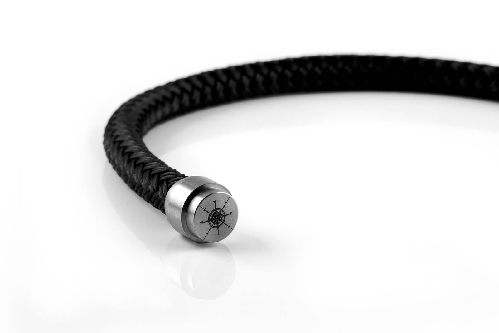 Detailverliebte Kompassgravur, Armband-Magnetverschluss silber, Segeltau Garnele von Fischers Fritze