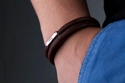 Armband Fischers Fritze Königsgarnele Leder braun natur rosegold Gravur