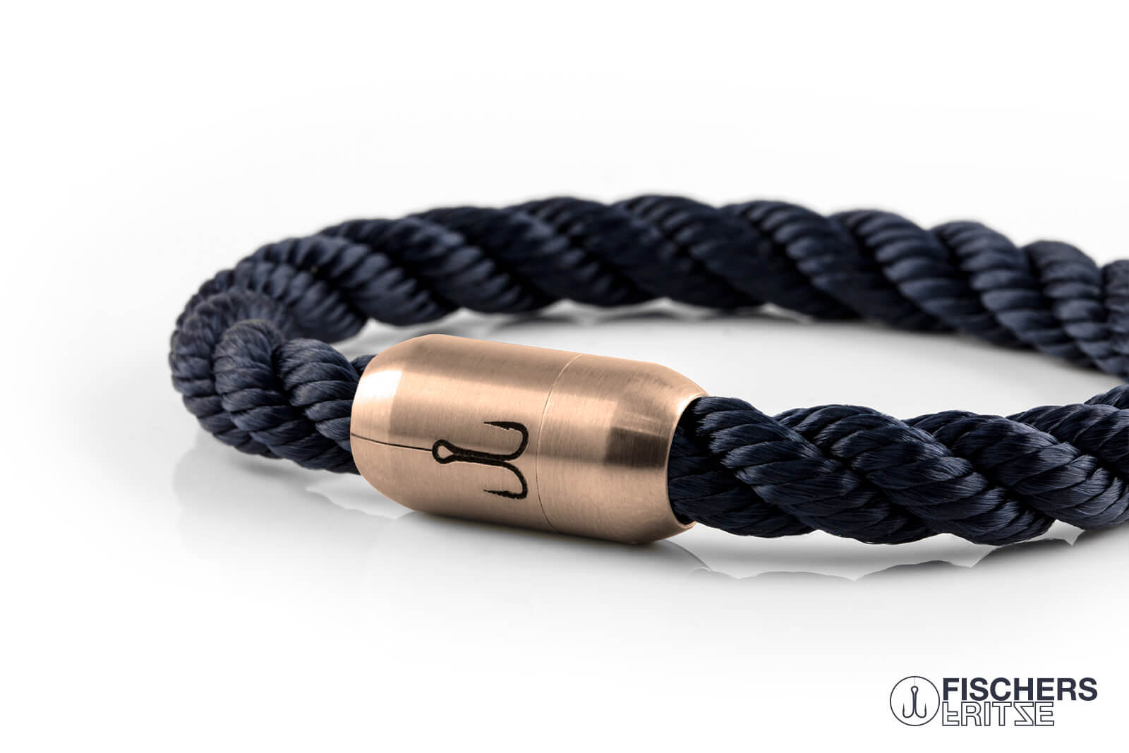 Geschlossenes Armband, Königsmakrele marineblau gedreht, rosegold Magnetverschluss von Fischers Fritze
