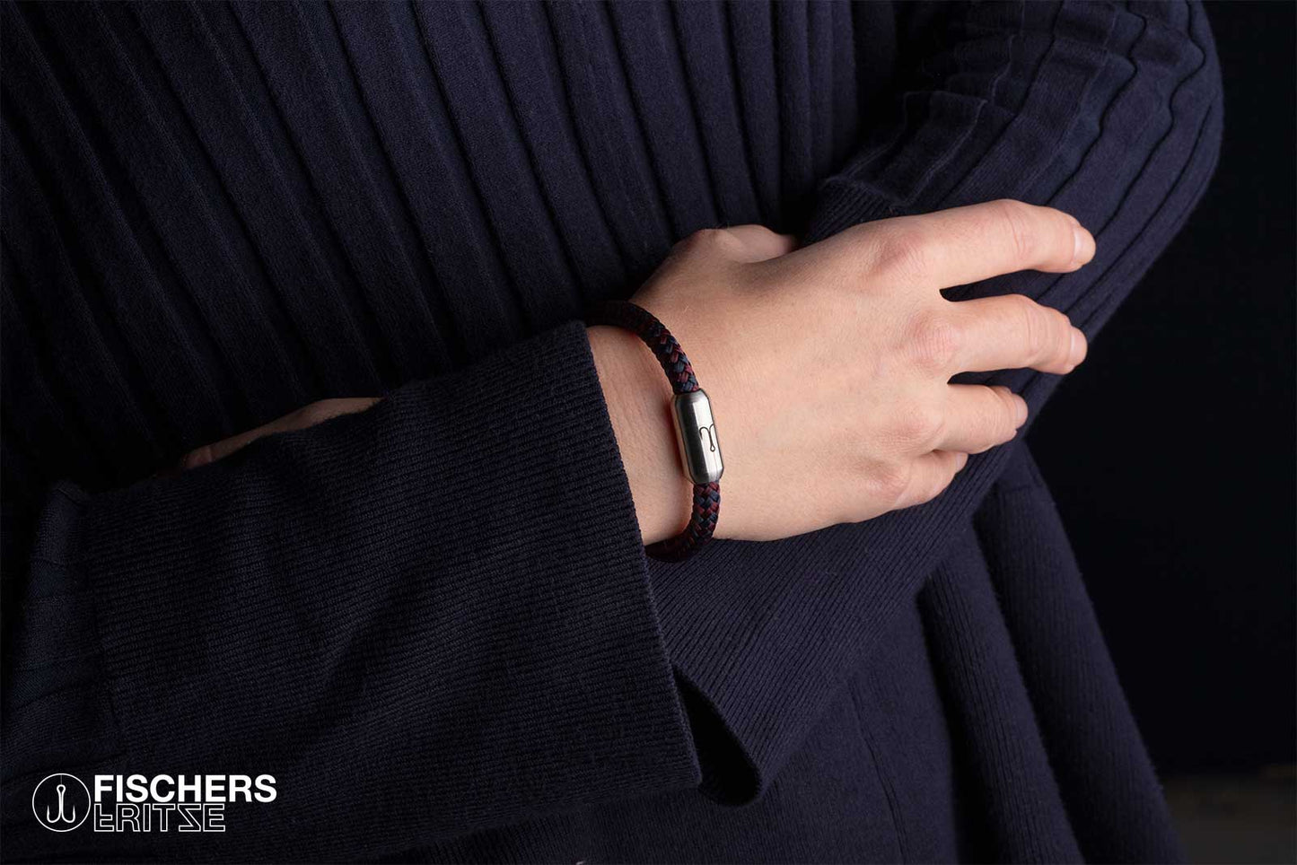 Crab Brunhilde - Navy Blue Dark Red