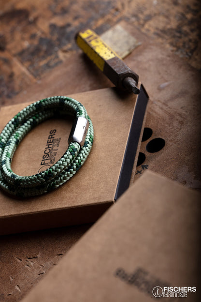 Shrimp Bjarne - Pastel Green Grass Dark Green