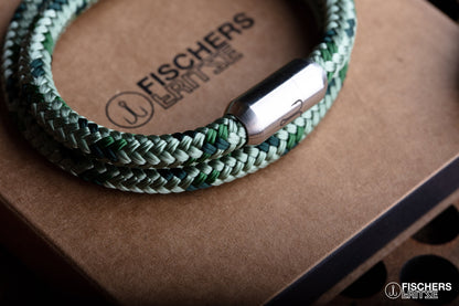 Shrimp Bjarne - Pastel Green Grass Dark Green