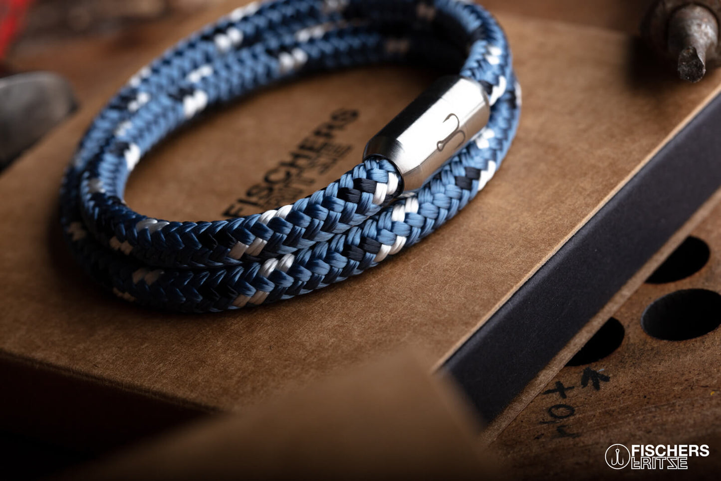Shrimp Erwin - Pastel Blue Navy Blue White
